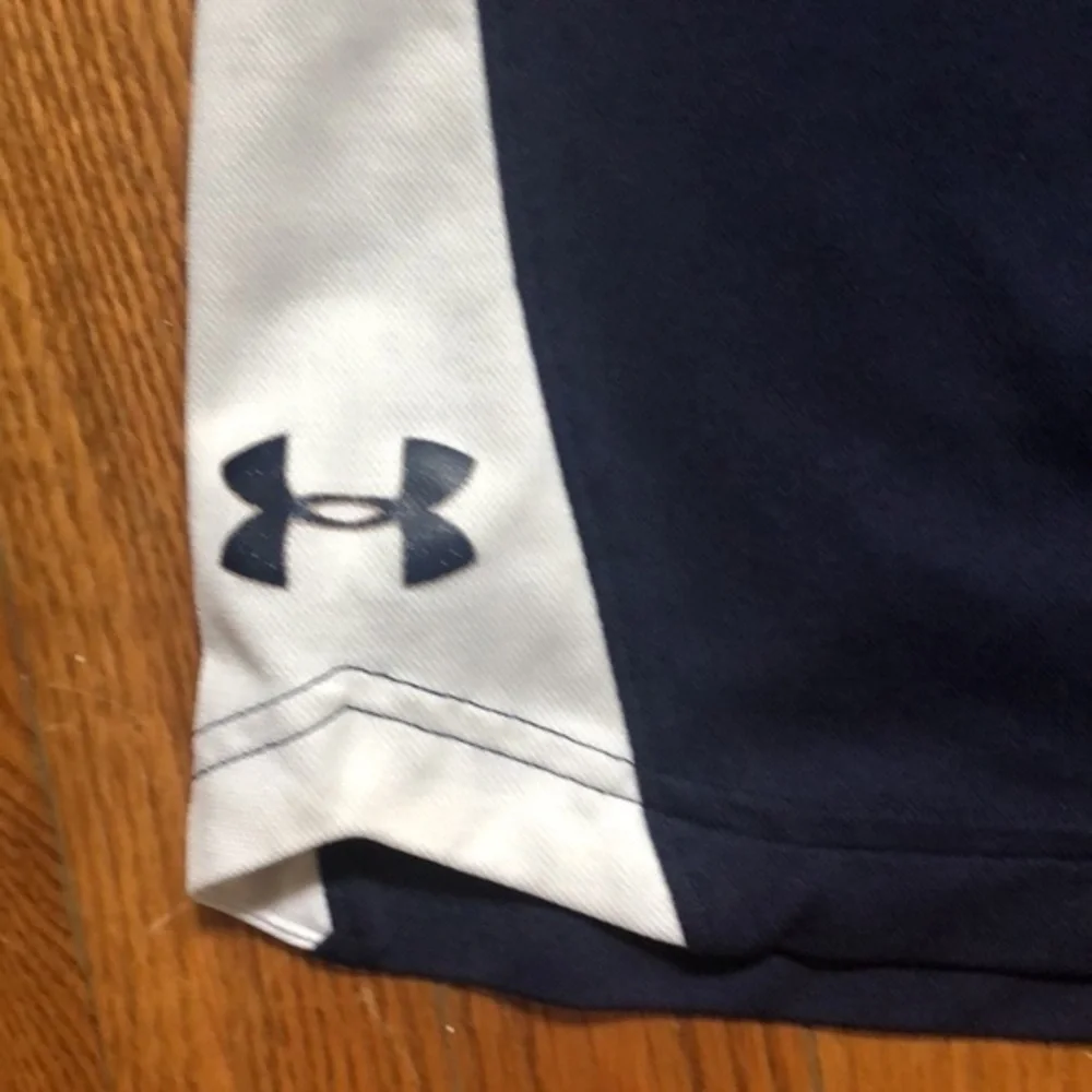 Under armour blue drawstring athleticWorkout shorts with pockets size medium
